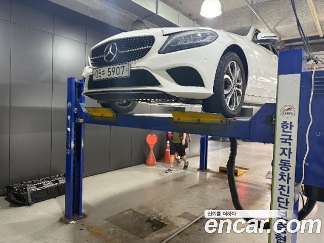 Mercedes-Benz C-Class 2018