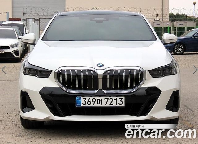 BMW 5-Series 2024