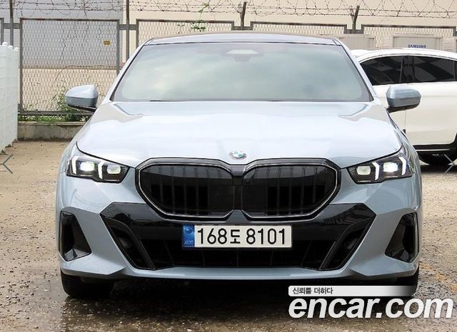 BMW 5-Series 2024