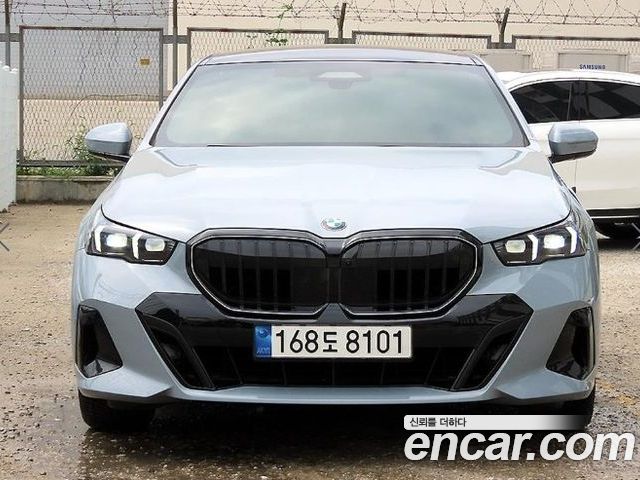 BMW 5-Series 2024