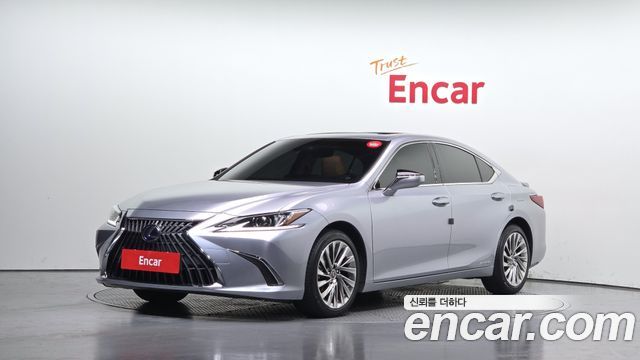 Lexus ES 2021