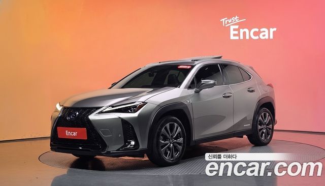 Lexus UX 2021