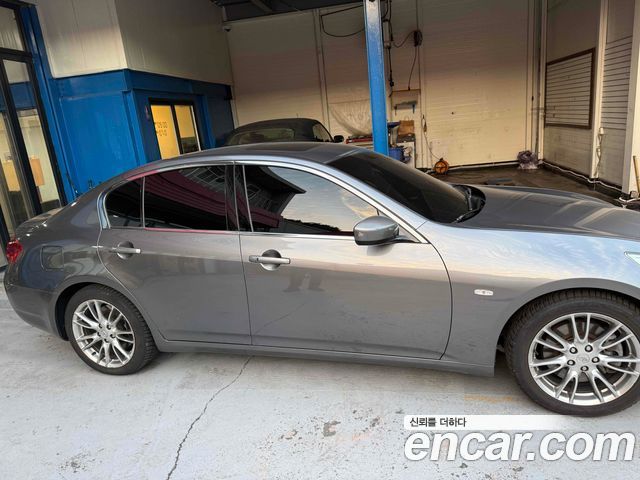 Infiniti G 2010