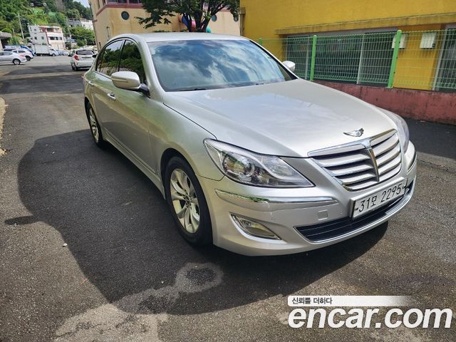 Hyundai Genesis 2012
