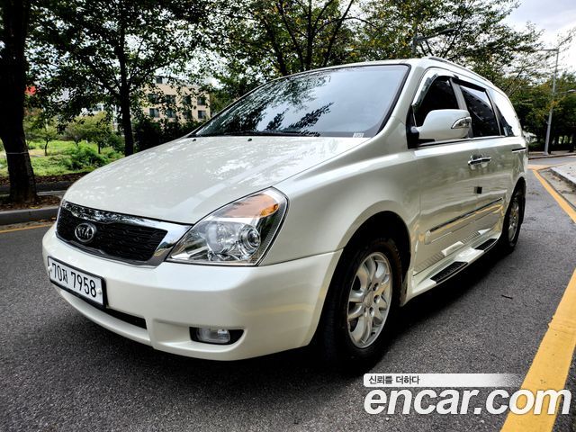Kia Canival 2011