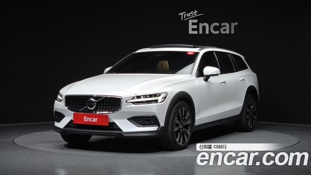 Volvo V60 2023