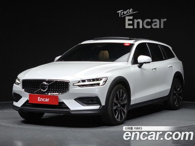 Volvo V60 2023