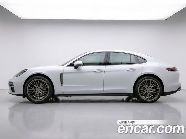 Porsche Panamera 2022