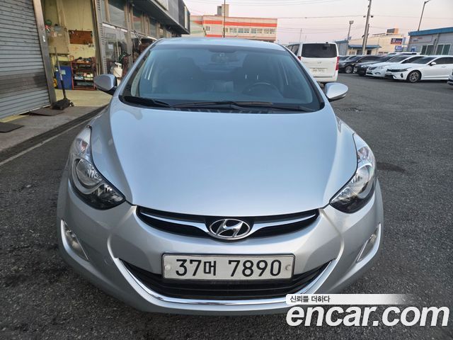 Hyundai AVANTE 2013