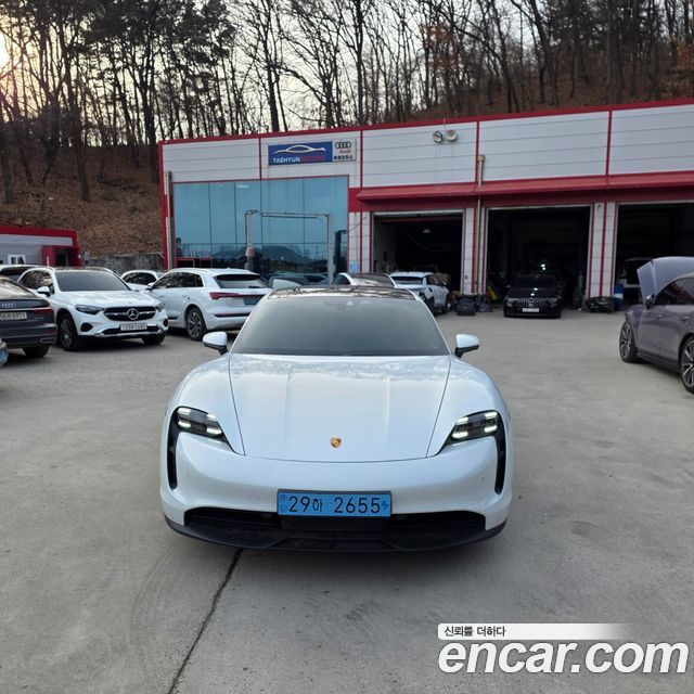 Porsche Taycan 2023
