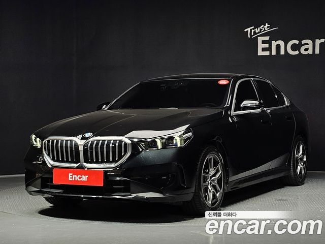 BMW 5-Series 2024