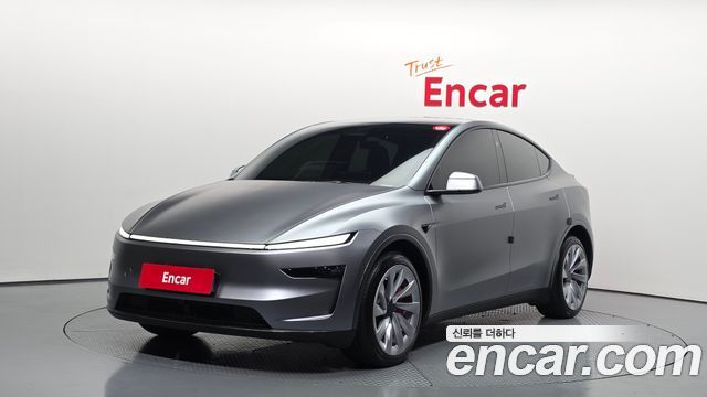 Tesla Model Y 2025