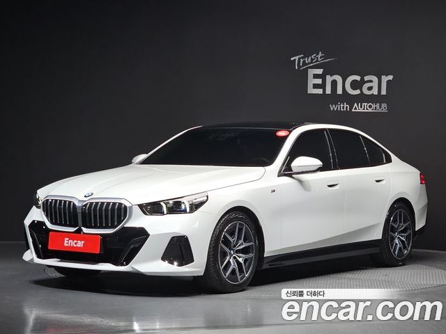 BMW 5-Series 2023