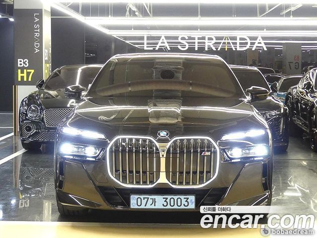 BMW i7 2024