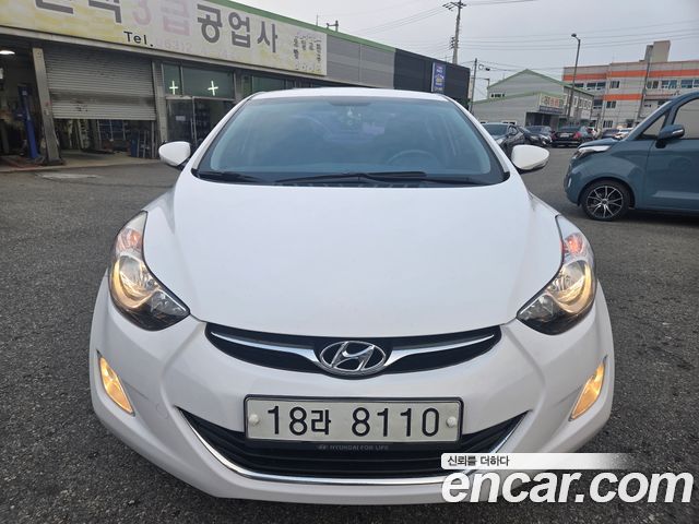 Hyundai AVANTE 2013