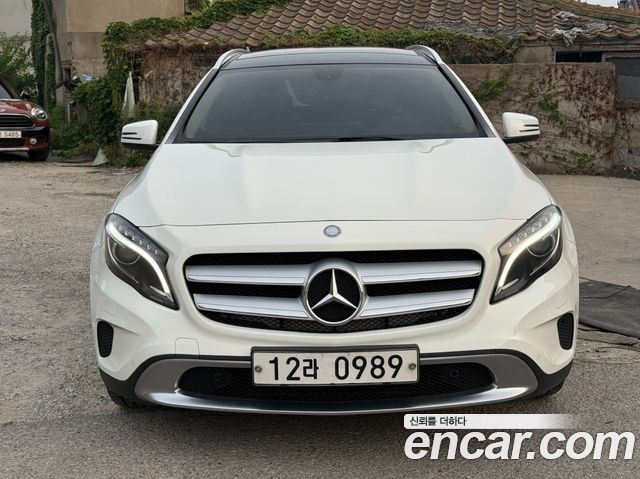 Mercedes-Benz GLA-Class 2015