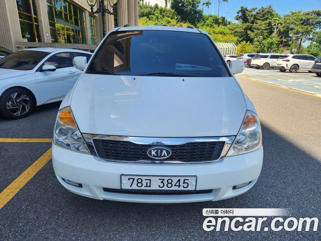 Kia Canival 2012