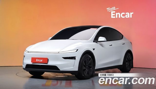 Tesla Model Y 2025