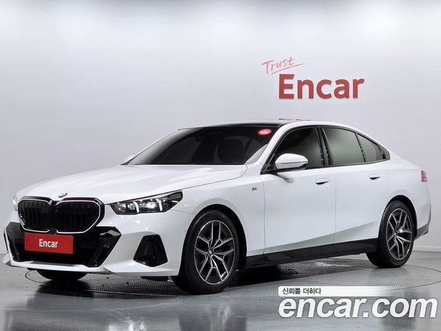 BMW 5-Series 2024