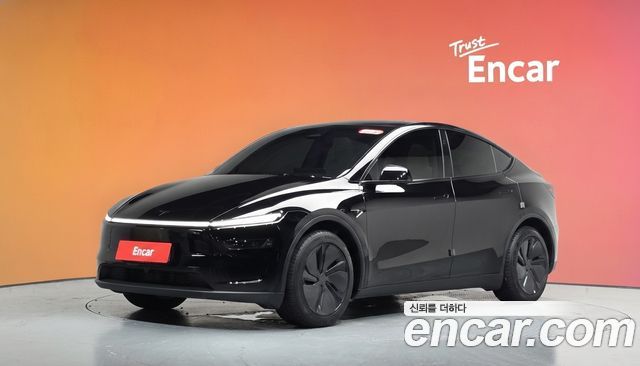 Tesla Model Y 2025