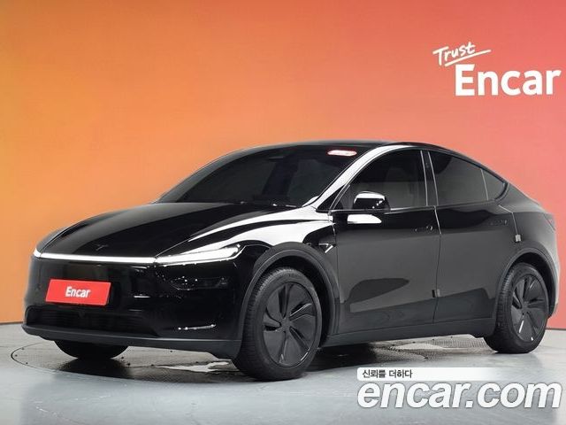 Tesla Model Y 2025