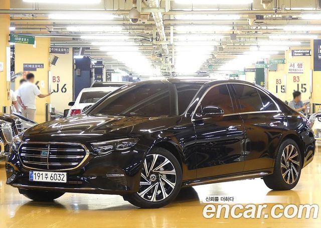 Mercedes-Benz E-Class 2025