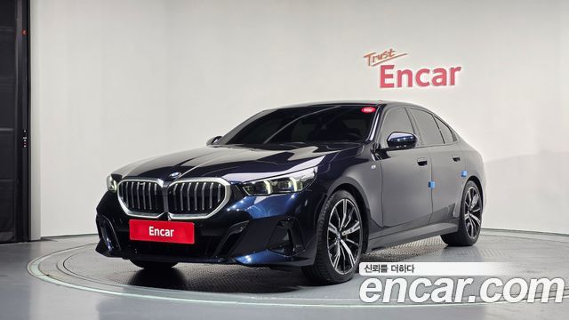 BMW 5-Series 2023