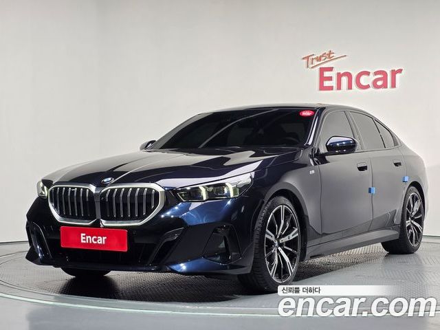 BMW 5-Series 2023
