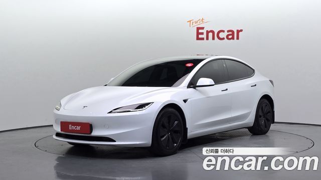 Tesla Model 3 2024