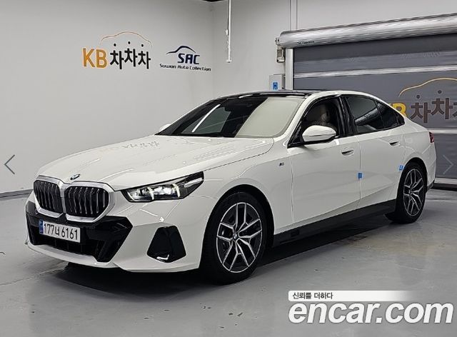 BMW 5-Series 2024