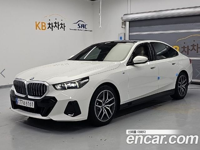 BMW 5-Series 2024