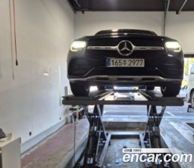 Mercedes-Benz GLC-Class 2021