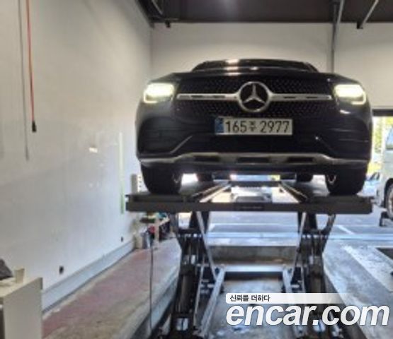 Mercedes-Benz GLC-Class 2021
