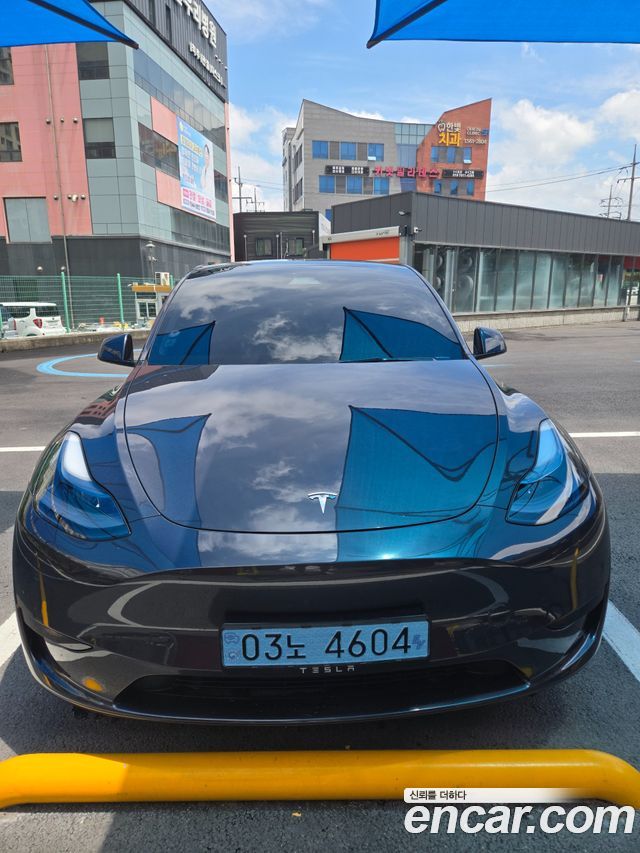 Tesla Model Y 2025