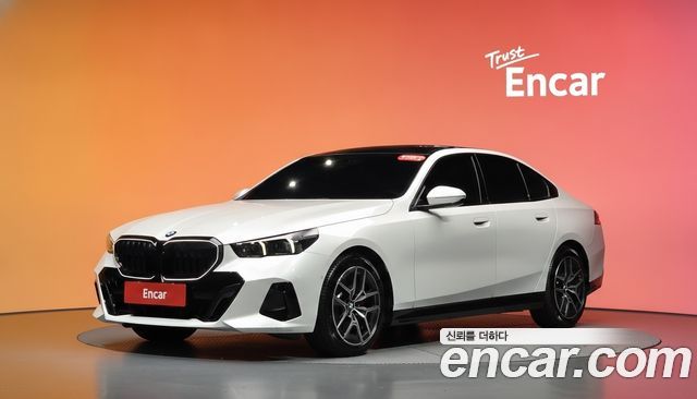 BMW 5-Series 2025