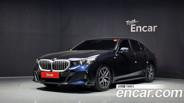 BMW 5-Series 2024