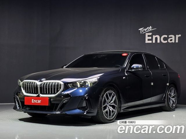 BMW 5-Series 2024