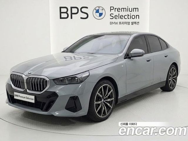 BMW 5-Series 2024