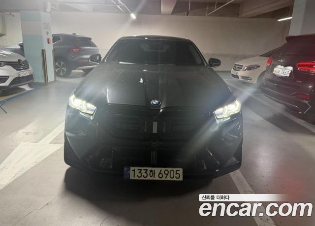 BMW 5-Series 2024