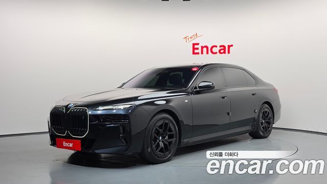 BMW i7 2024