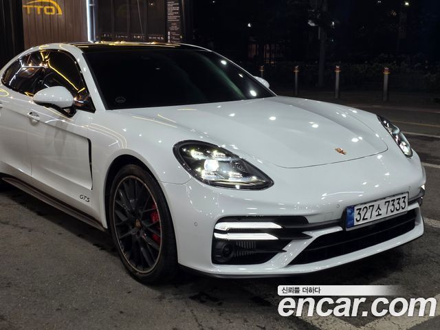 Porsche Panamera 2022