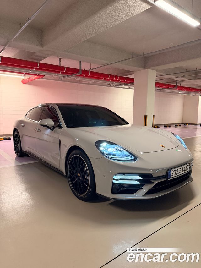 Porsche Panamera 2023