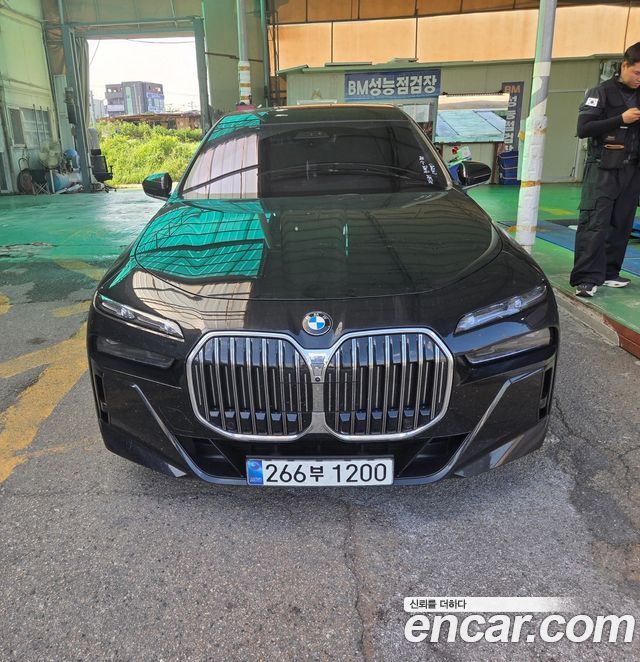 BMW 7-Series 2025