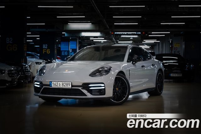 Porsche Panamera 2022