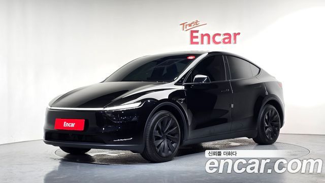 Tesla Model Y 2025