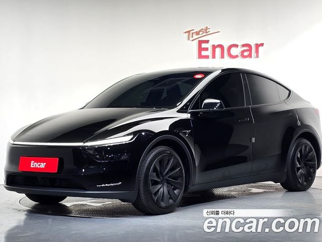 Tesla Model Y 2025