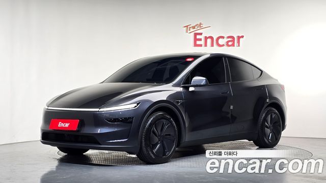 Tesla Model Y 2025