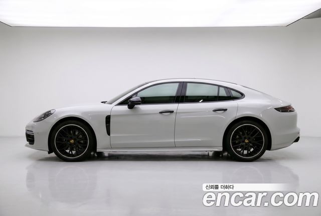 Porsche Panamera 2020