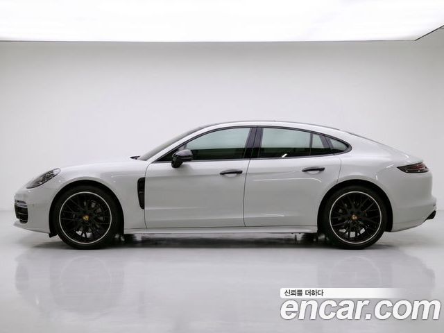 Porsche Panamera 2020