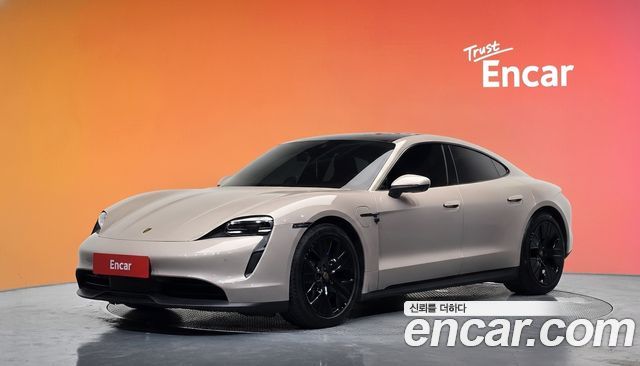 Porsche Taycan 2022